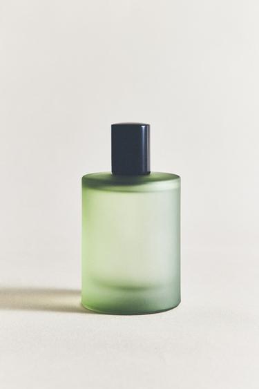 (350 G) TUBEROSE FABRIC FRESHENER - بنفسجي الخاص بـ Zara