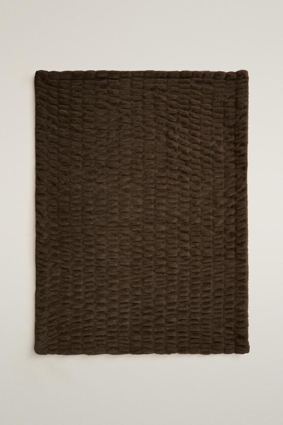 WAVY FAUX FUR BLANKET - بني/ توبو الخاص بـ Zara - صورة 0