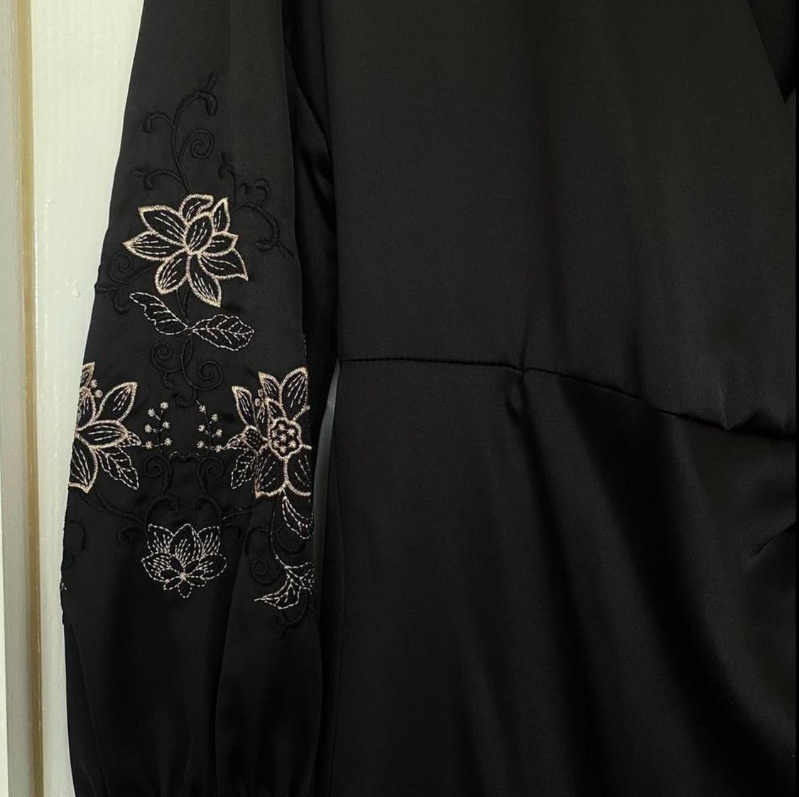 SATIN DRESS WITH EMBROIDERED SLEEVES - Image 3