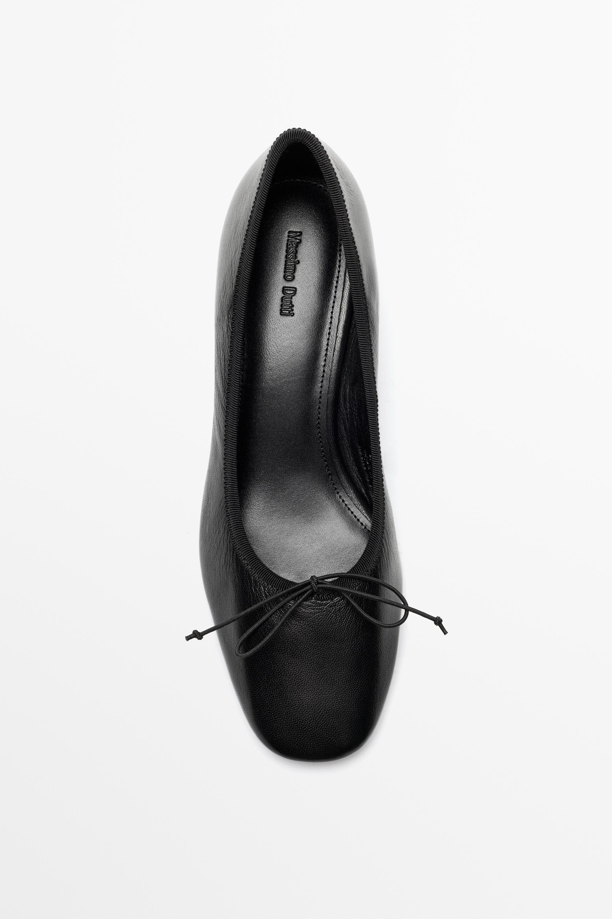 Leather heeled ballerina