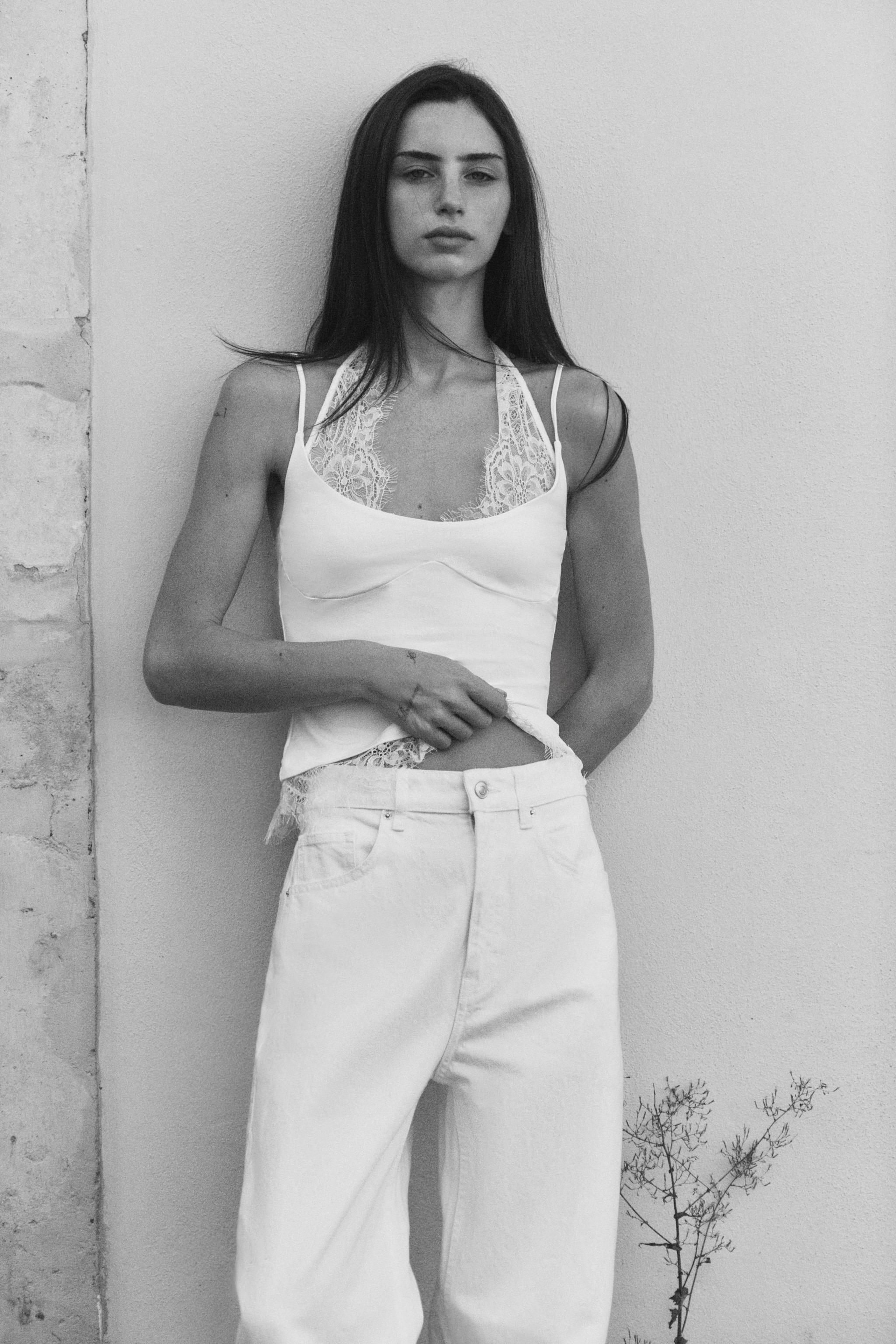 CONTRAST LACE HALTER TOP — White