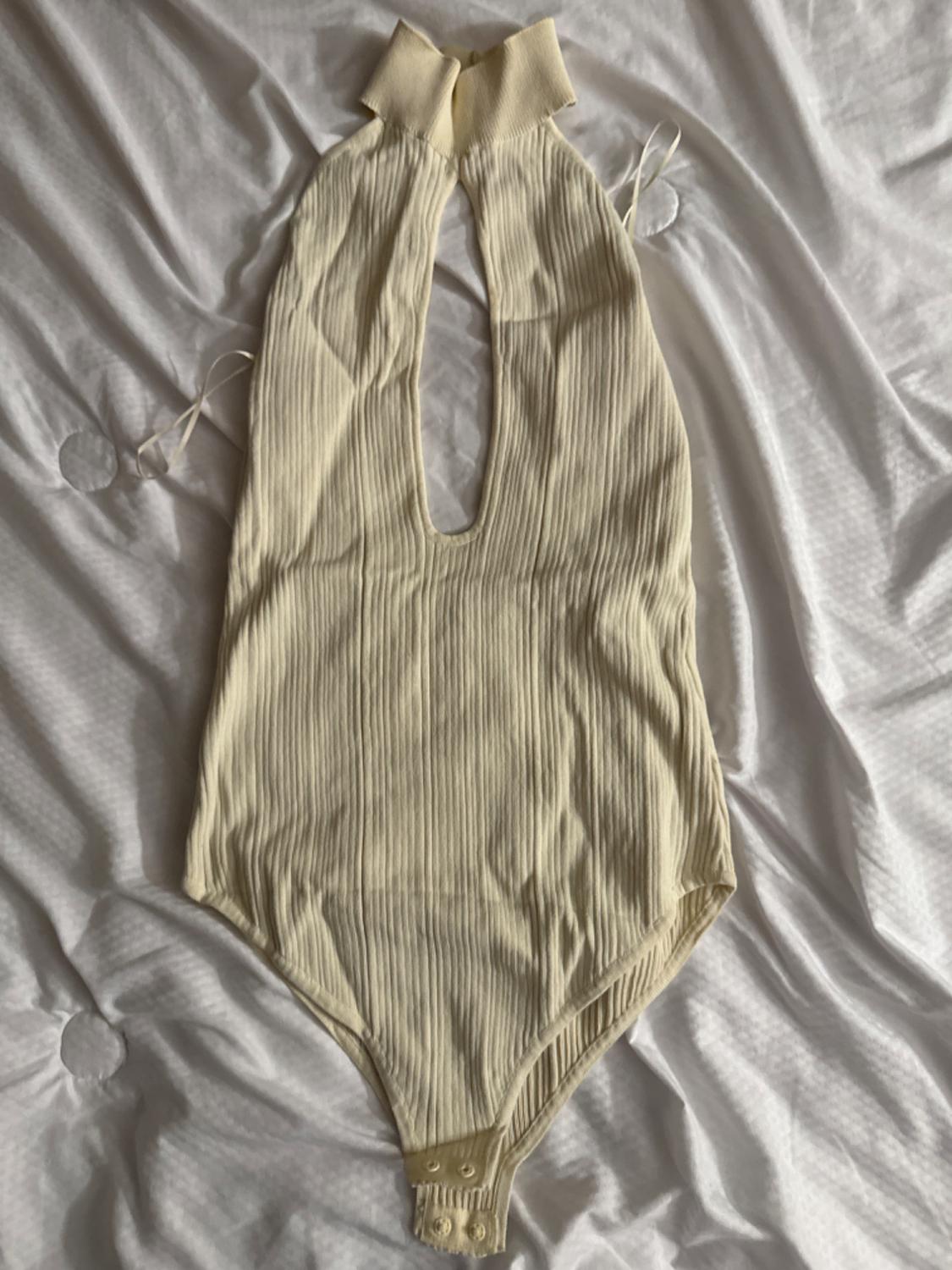 BODY PUNTO HALTER CUT OUT