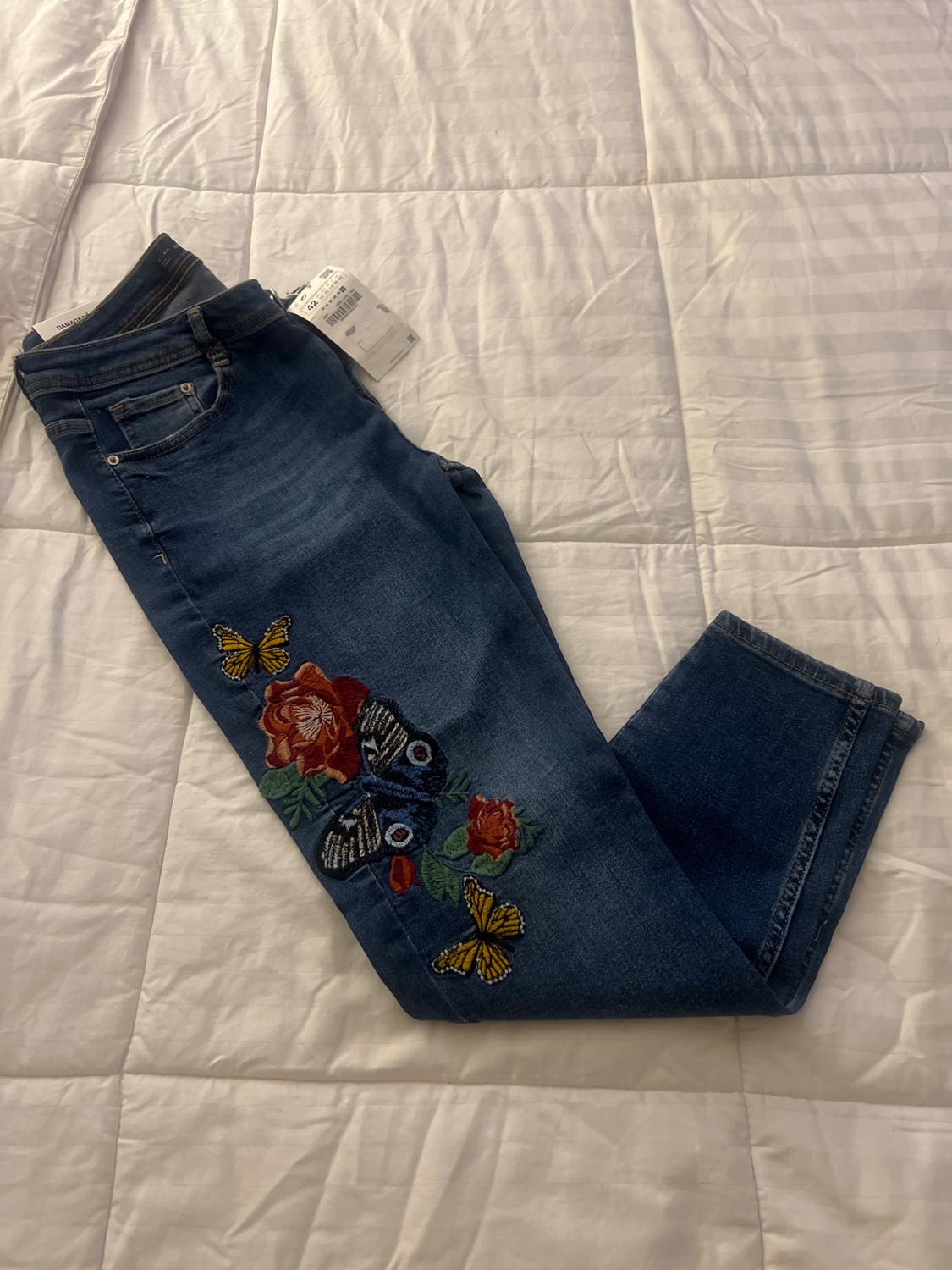 ZARA DARK BLUE DENIM JEAN WITH FLORAL  BUTTERFLY EMBROIDERY ON THE RIGHT PANT LEG - Image 3