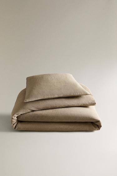 PLAIN WASHED LINEN BEDSPREAD - Light beige by Zara