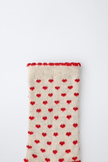 LOT DE TROIS PAIRES DE CHAUSSETTES MI-HAUTES CŒURS ET RAYURES - Rouge de Zara - Image 4