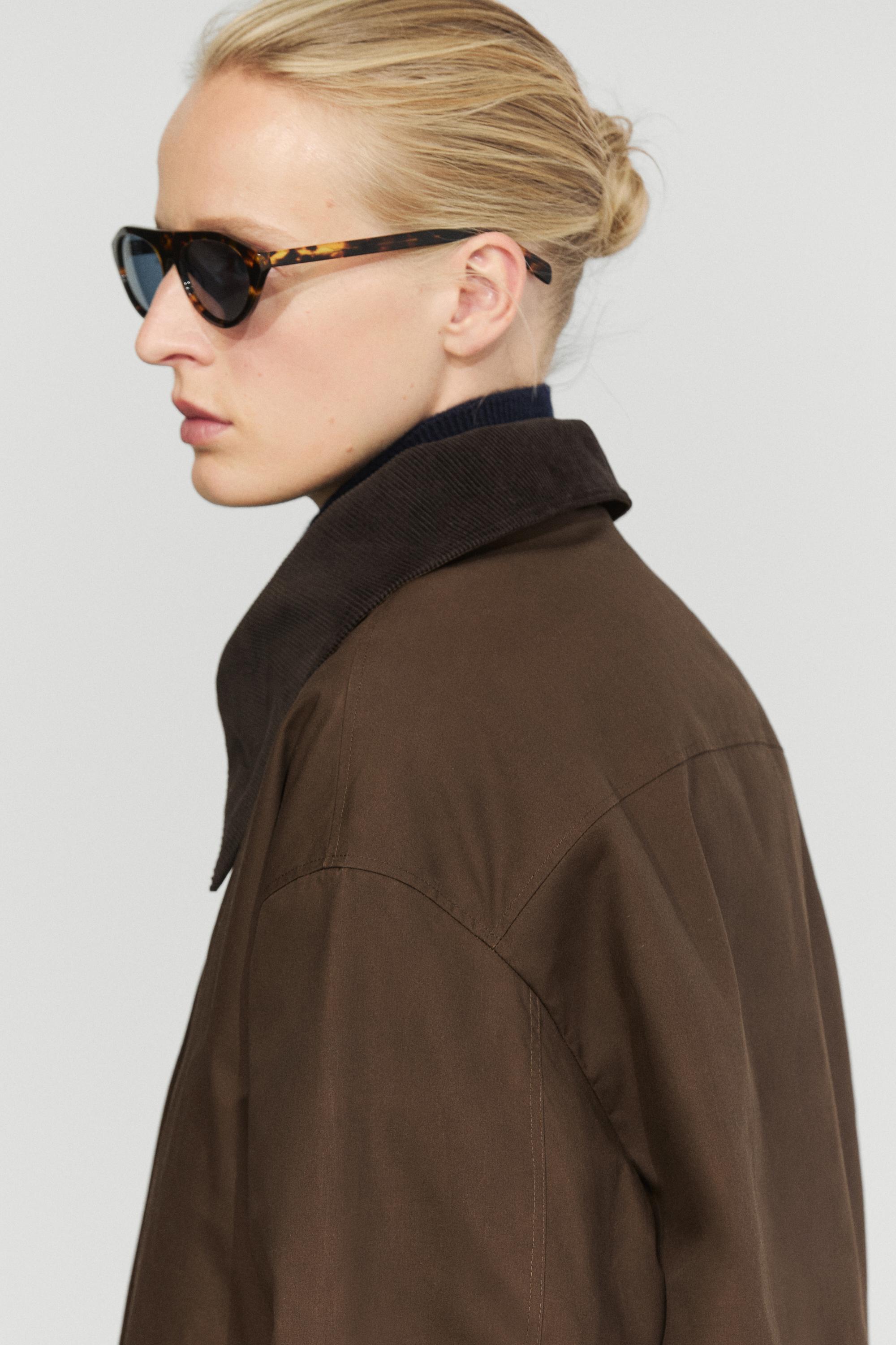Veste enduite col montant en velours côtelé