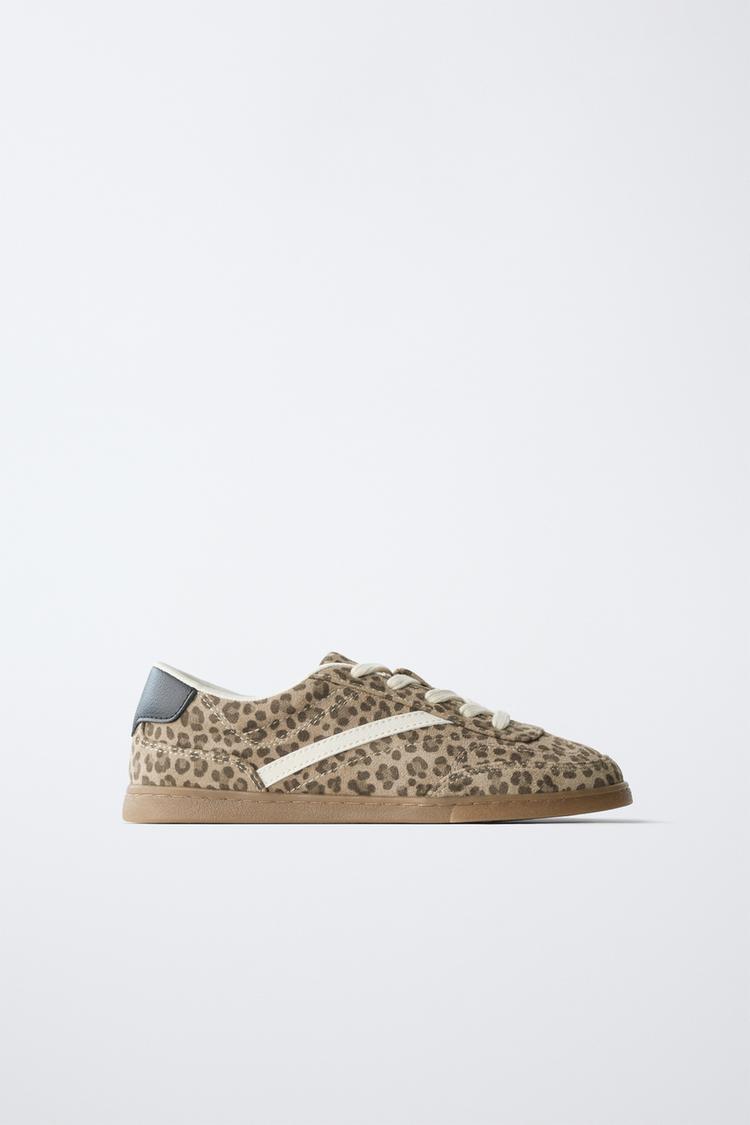 TENIS CON ESTAMPADO DE LEOPARDO 4