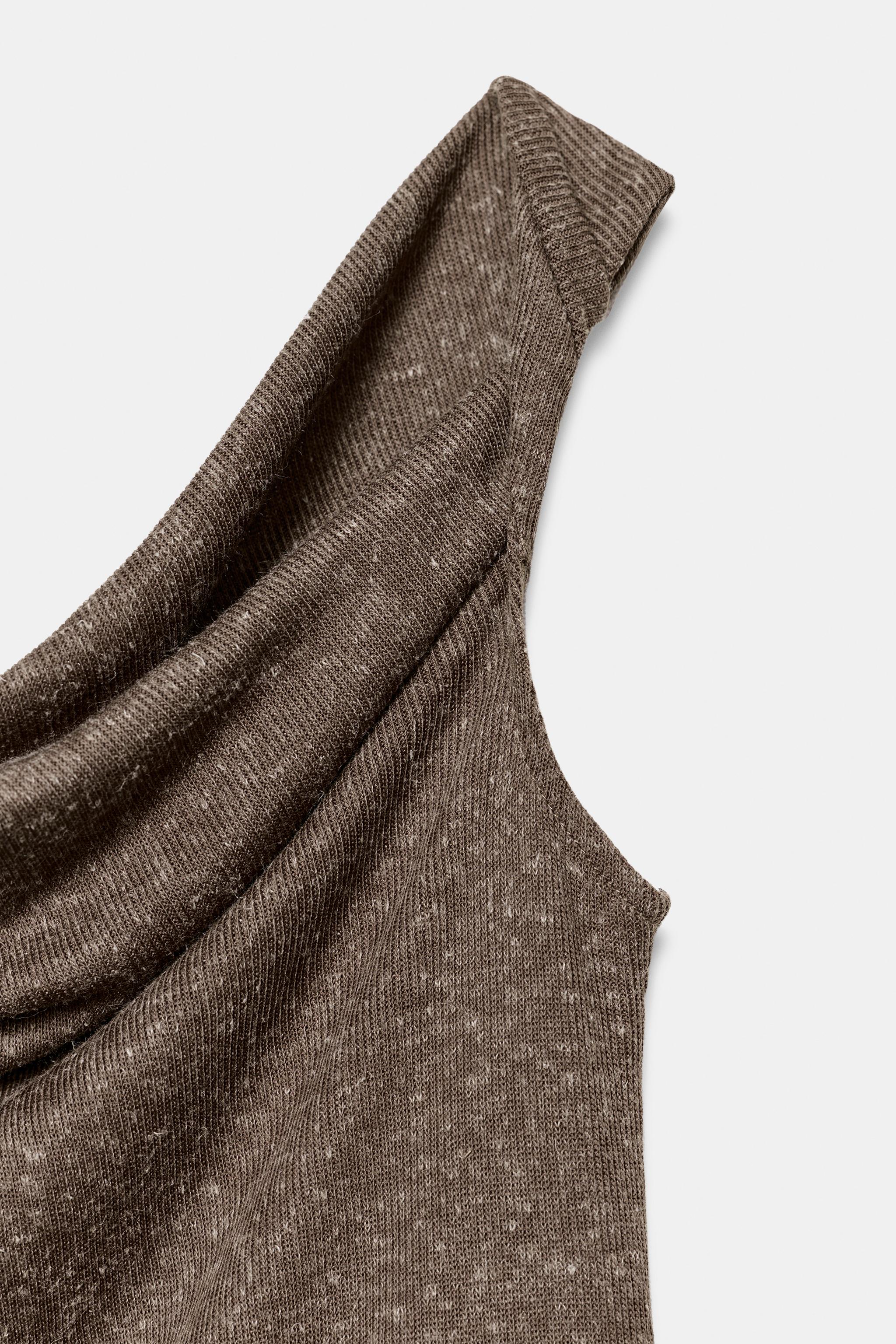 ASYMMETRIC RUSTIC TOP