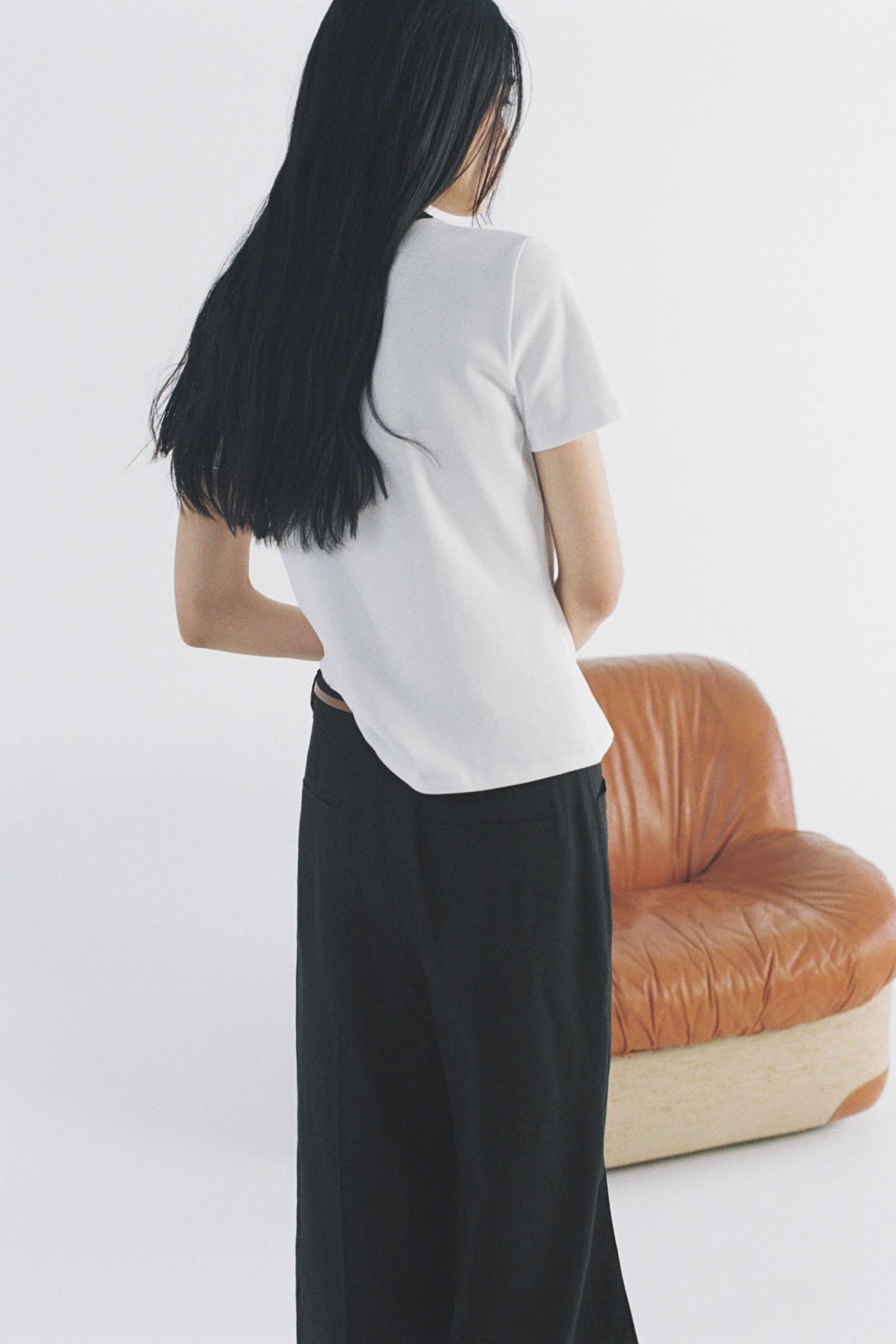 コントラストパイピング付きTシャツ - ホワイト | ZARA Japan / 日本
