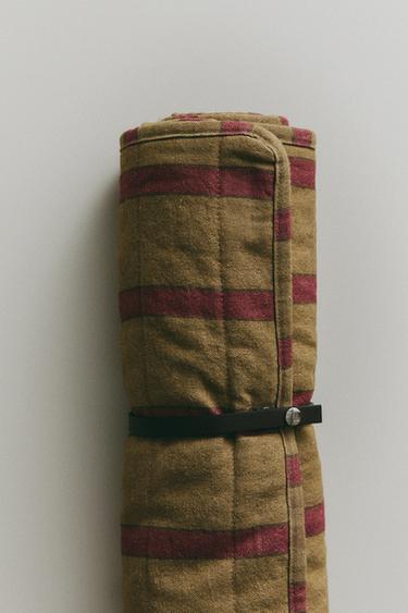 STRIPED ROLL-UP PET FLOOR BLANKET - Mustard by Zara