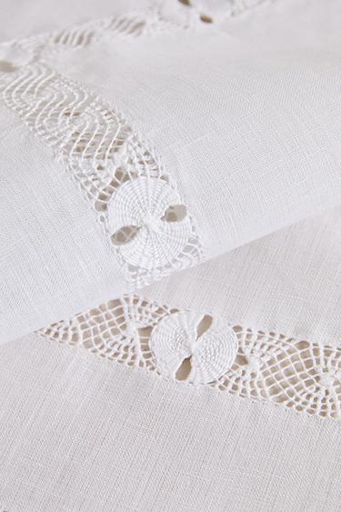 PLACEMAT WITH FLORAL EMBROIDERY AND HEMSTITCHING - White by Zara - Image 3