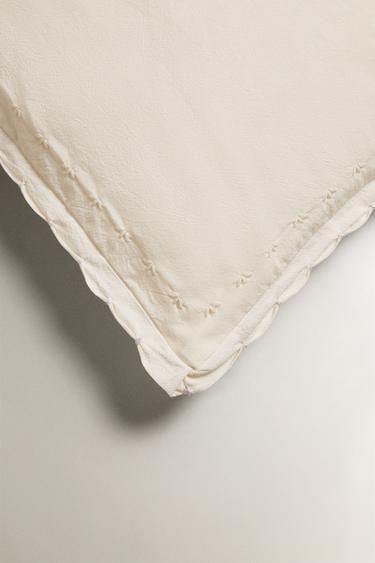 CHILDREN'S CUSHION COVER WITH SCALLOPED EDGE - Oyster-white by Zara - Image 1