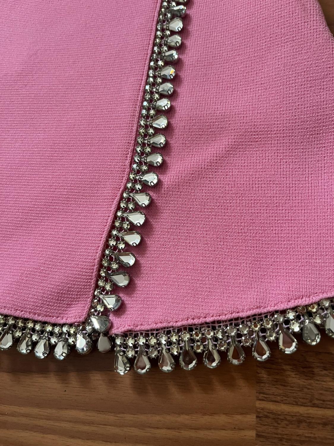 KNIT SKIRT WITH APPLIQUÉD RHINESTONE DETAIL - Image 2