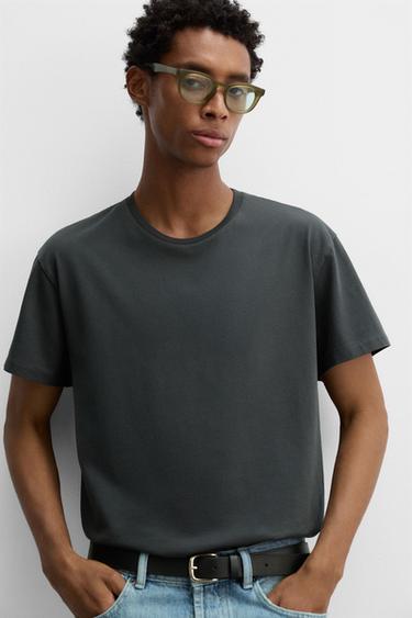 CAMISETA SLIM FIT LAVADA - Negro / Marrón de Zara
