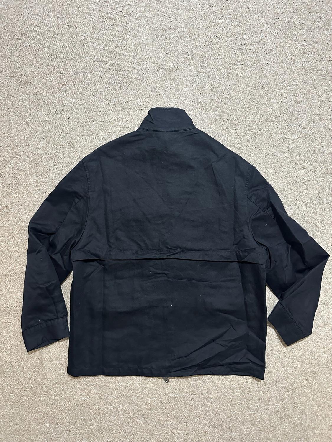 OVERSHIRT ΜΕ ΞΕΒΑΜΜΕΝΗ ΟΨΗ ΚΑΙ ΤΣΕΠΕΣ UTILITY - Image 2