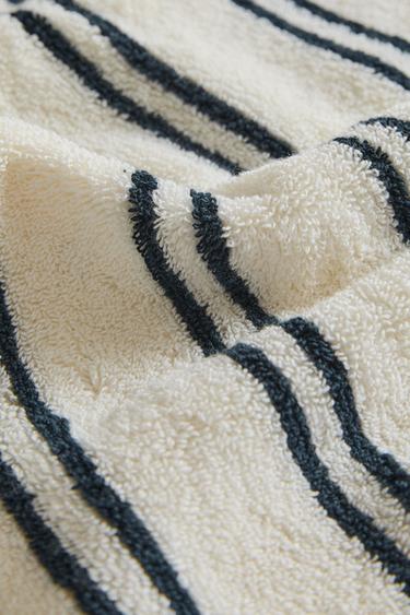 DOUBLE STRIPE BATH TOWEL - Ecru / Navy by Zara