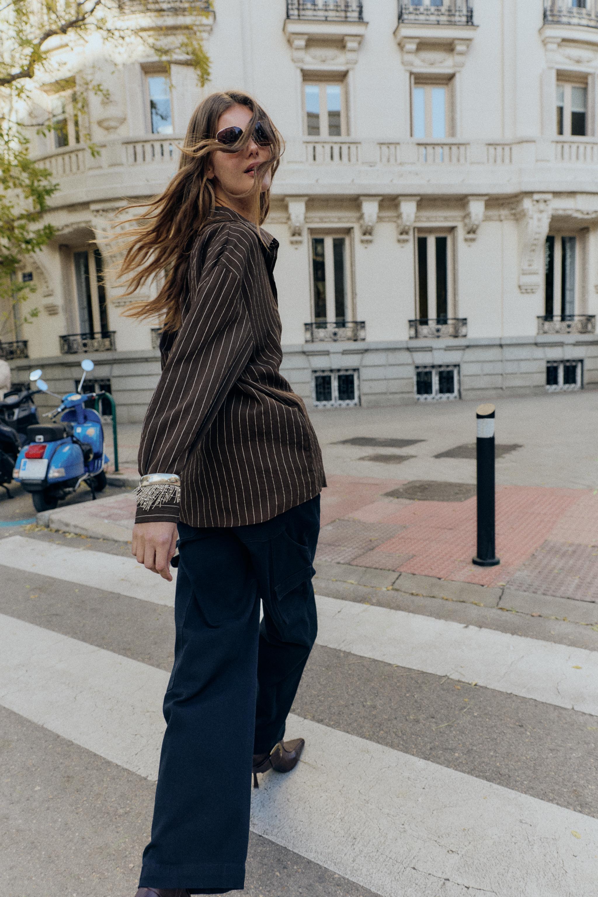 STRIPED BUCKLE SHIRT