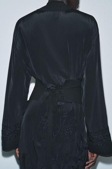 ZW COLLECTION LIMITED EDITION EMBROIDERED SASH KIMONO - Black by Zara