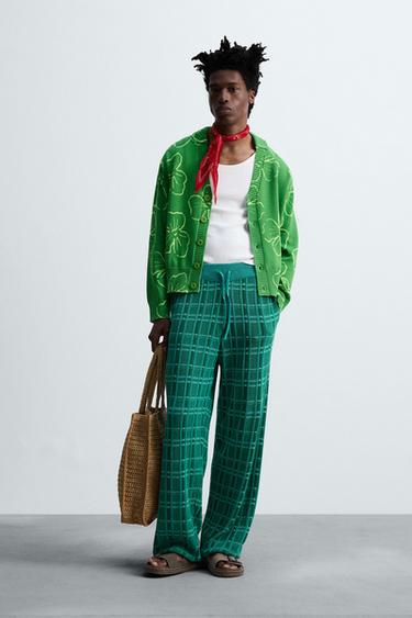 GILET À IMPRIMÉ FLORAL © OTIS KWAME KYE QUAICOE - Vert de Zara