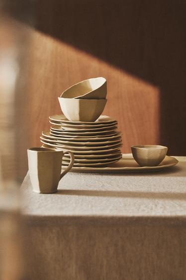 VAJILLA GRES RELIEVE LINEAS MARCO - 219 de Zara