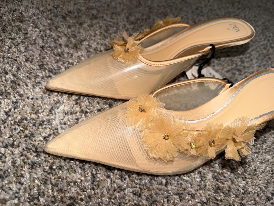 FLORAL HEELED VINYL PUMPS - Image 7
