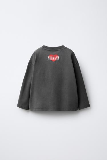TRIČKO GARMENT DYE NIRVANA ® - Černá od Zara