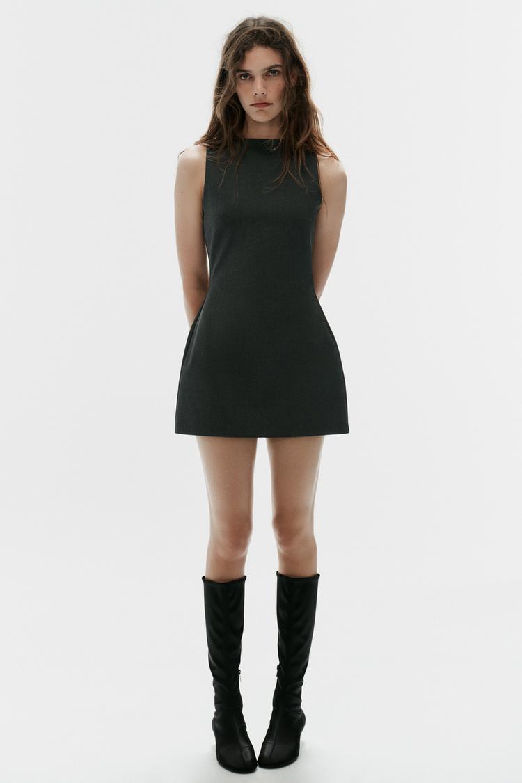Vestido mini cuello barco