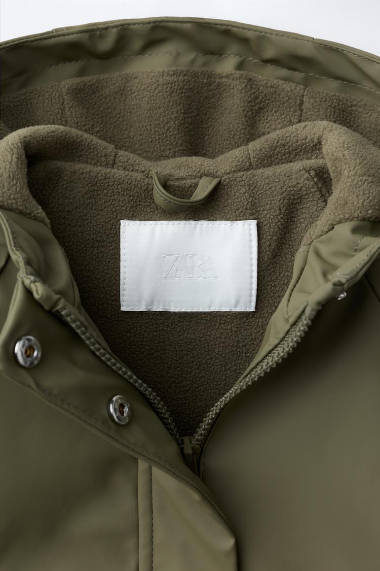Impermeable de goma liso resistente al agua 3