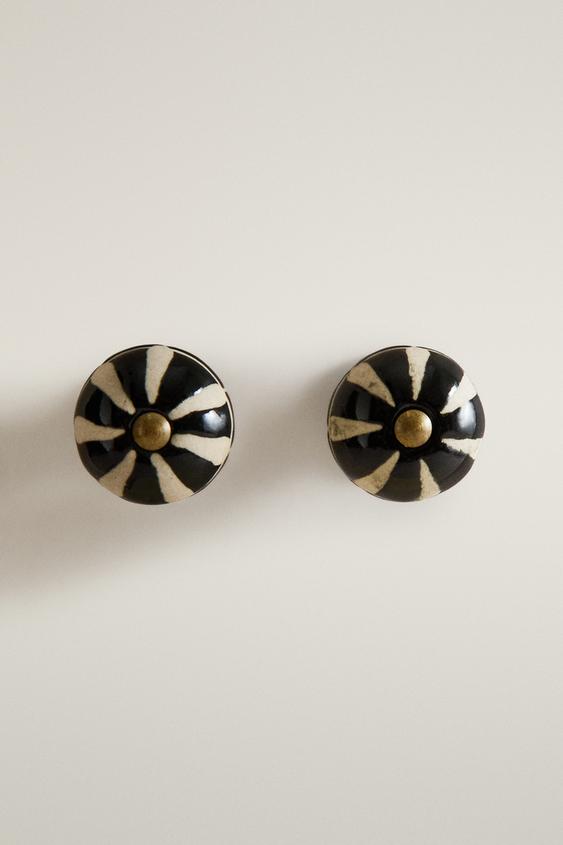 PACK OF STRIPED CERAMIC DOOR KNOBS (PACK OF 2) - Black by Zara - Image 0