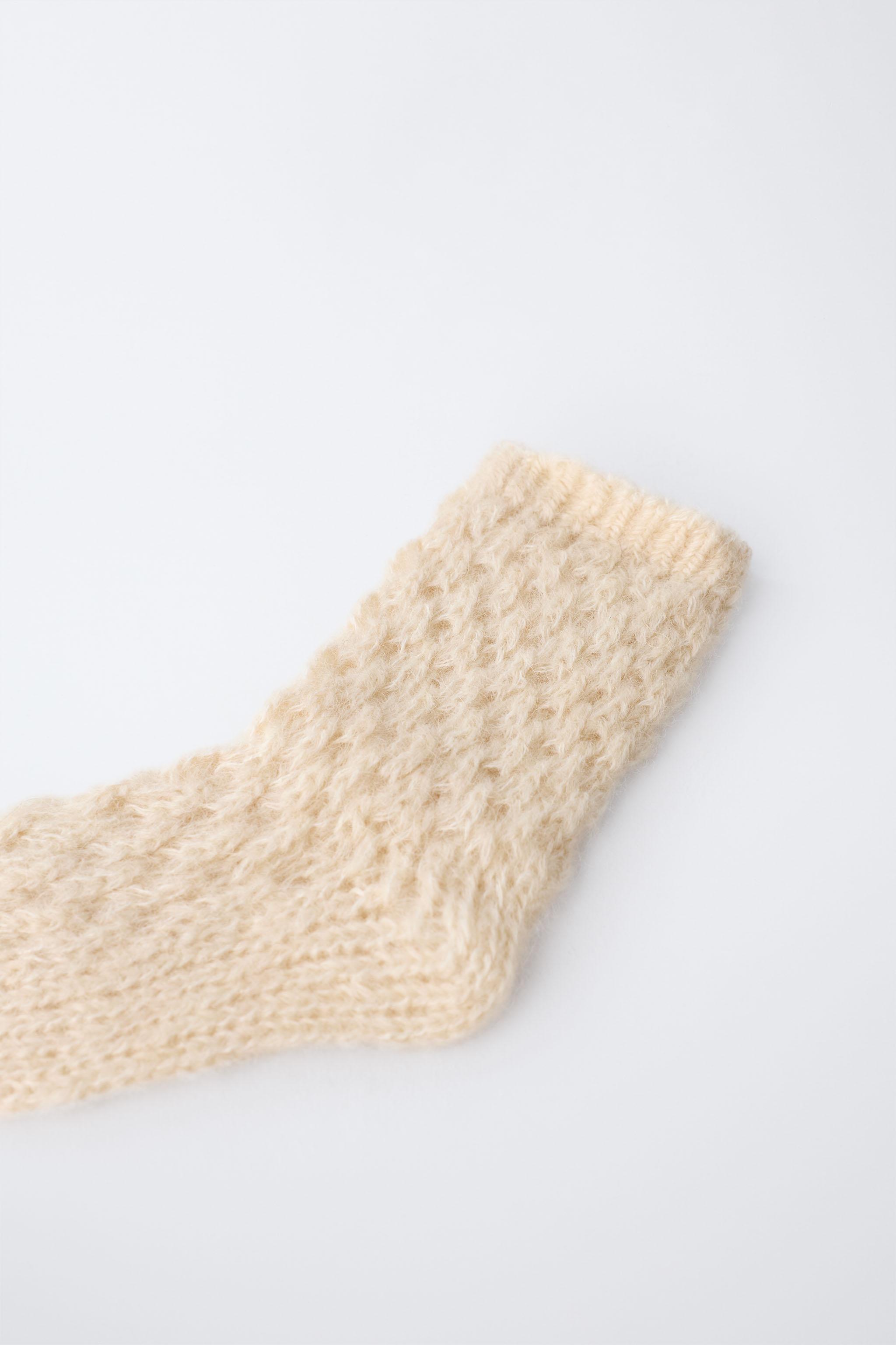 CHAUSSETTES EN MAILLES