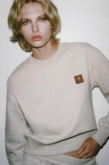 SWEAT ÉTIQUETTE AVANT - Beige de Zara - Image 1
