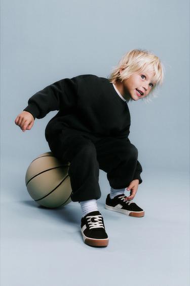 BAMBA SKATE - Negro de Zara