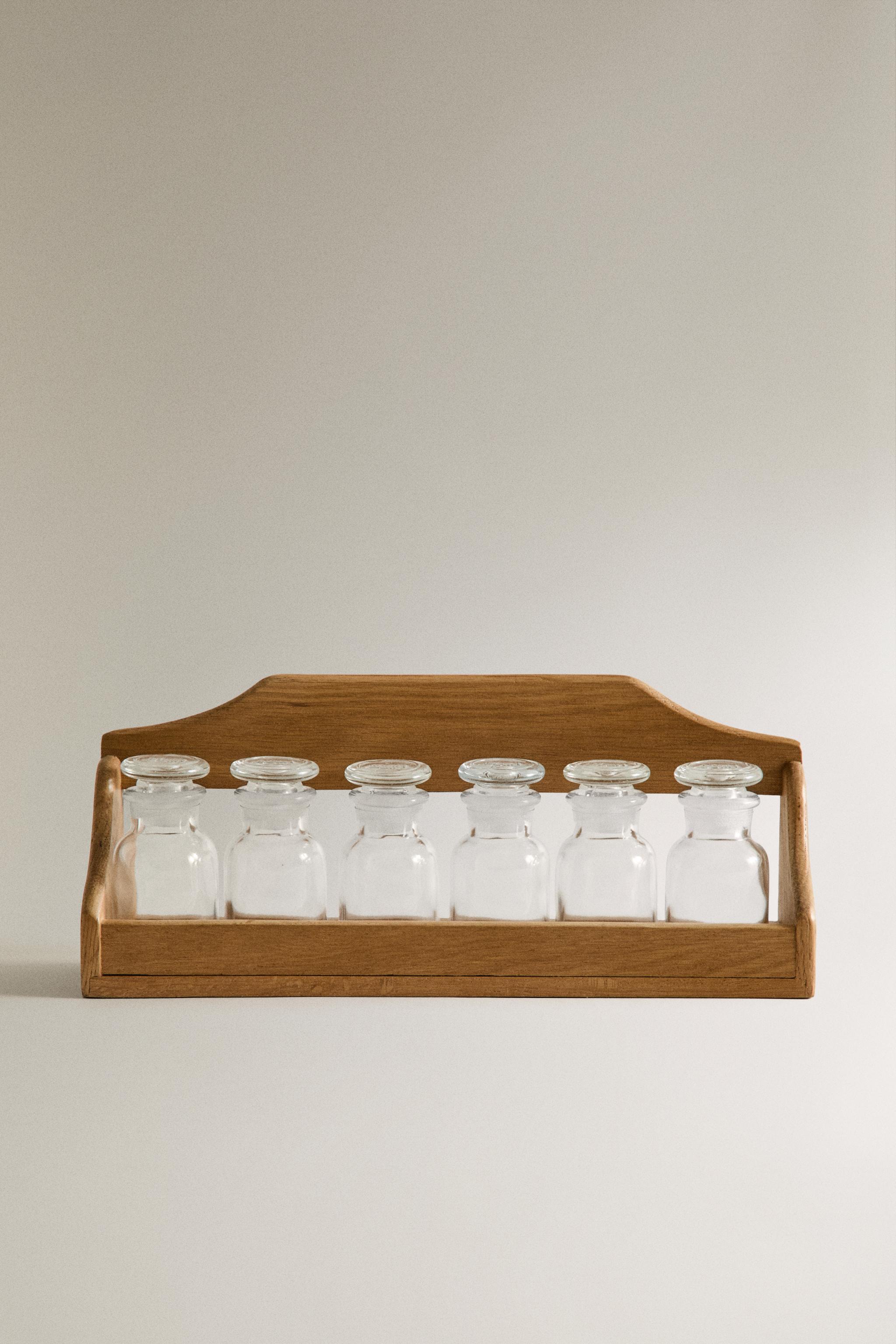WOODEN SPICE RACK WITH GLASS JARS