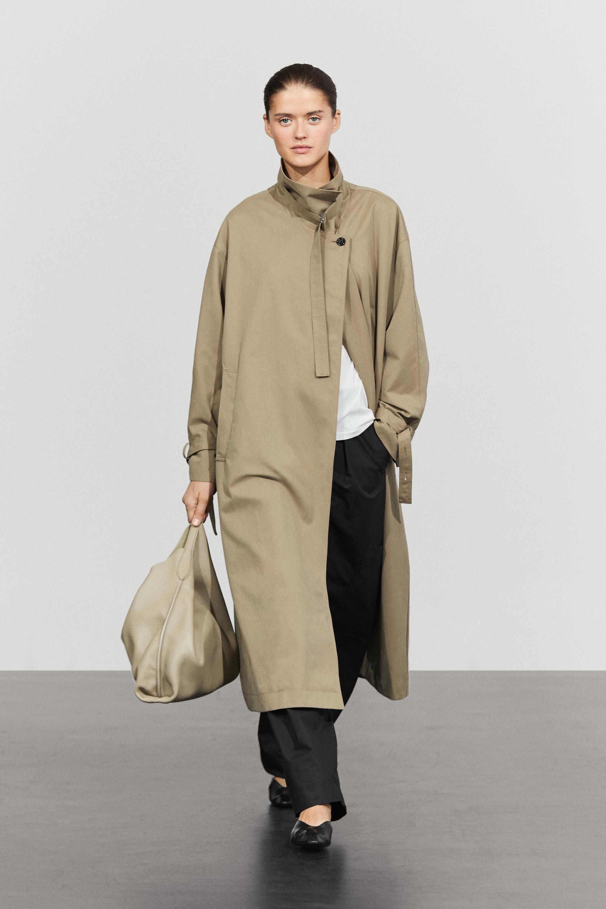 Long trench coat with buckle detail — Gray / Tan