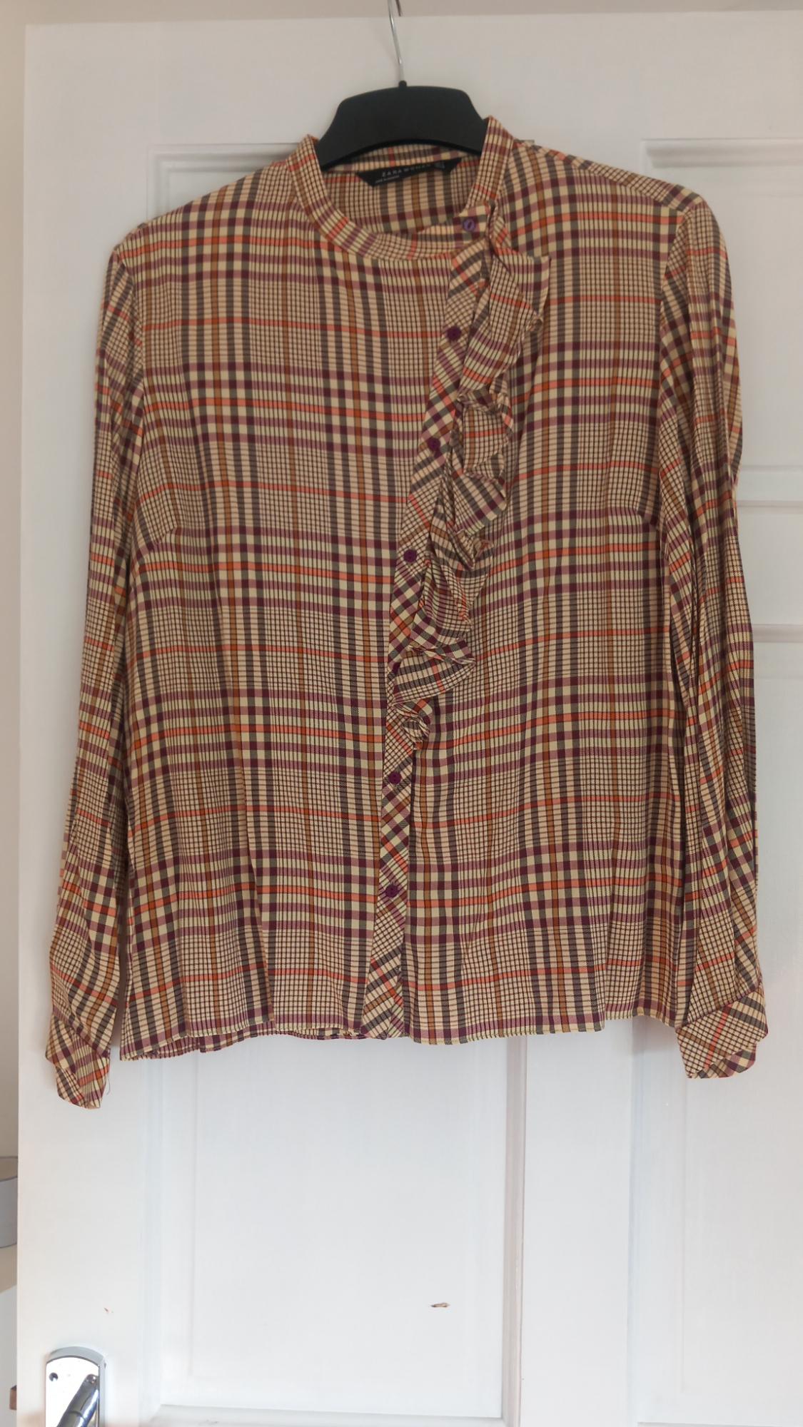 CHECKED BLOUSE WITH RUFFLE TRIMS