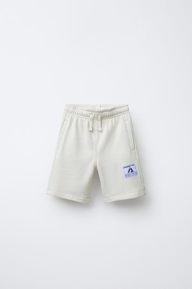 BERMUDA JOGGING ETIQUETA  - Crudo de Zara