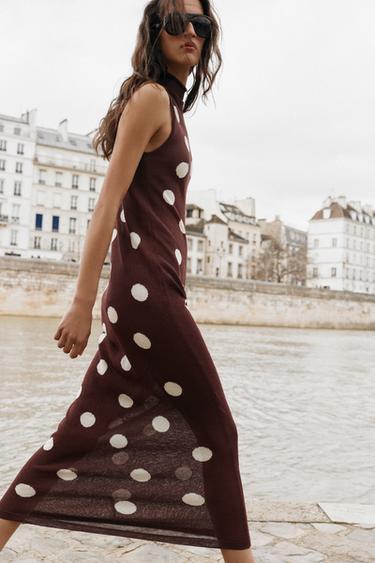 ROBE LONGUE EN MAILLE À POIS - Marron / Écru de Zara - Image 4