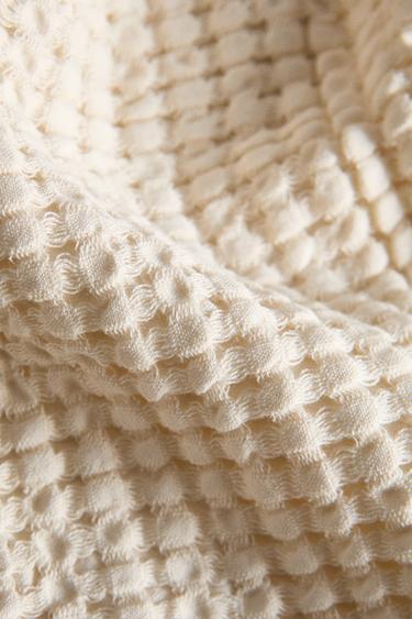 Zara CHUNKY WAFFLE-KNIT BATH TOWEL - 象牙色