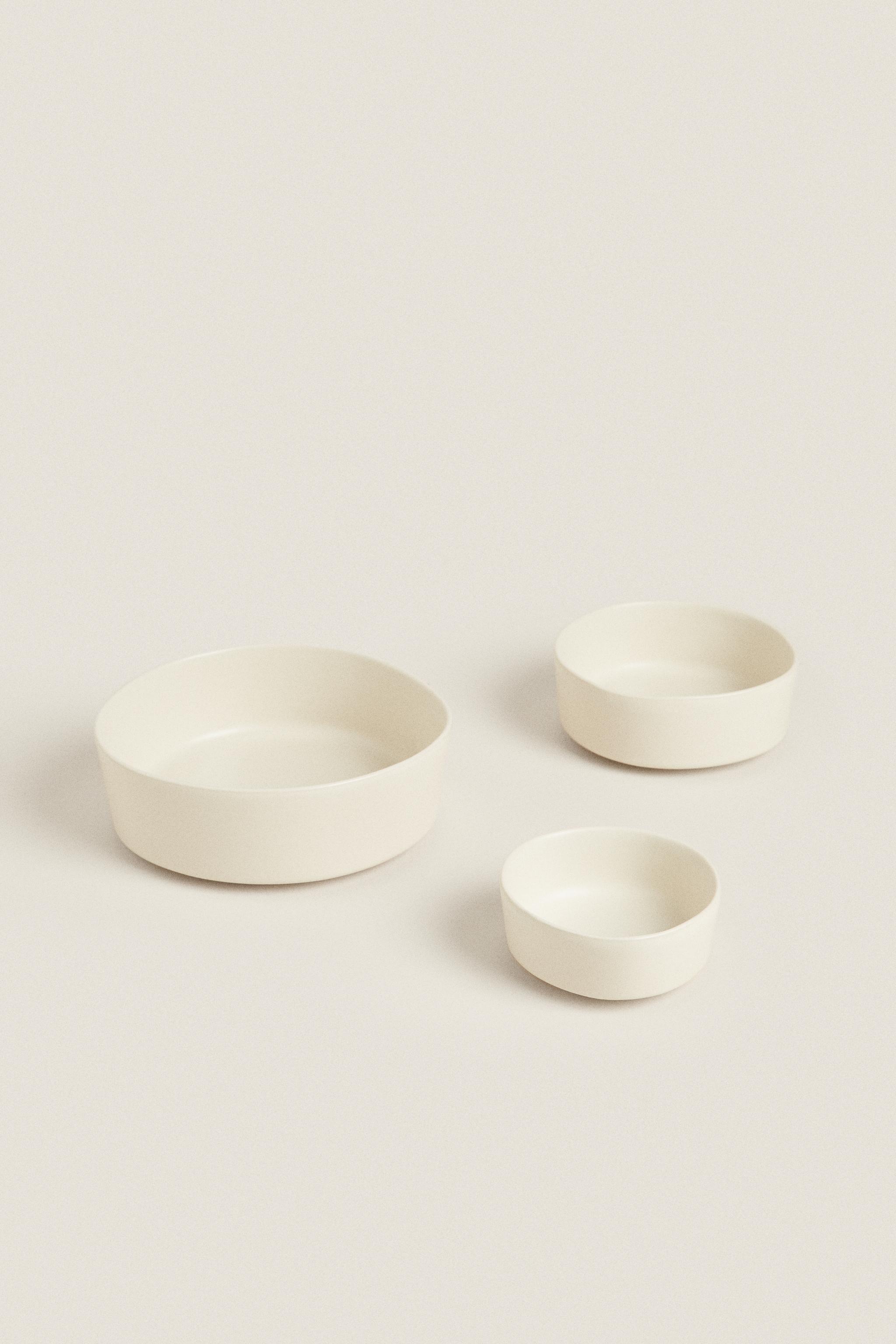 STONEWARE PET FOOD BOWL — Light beige