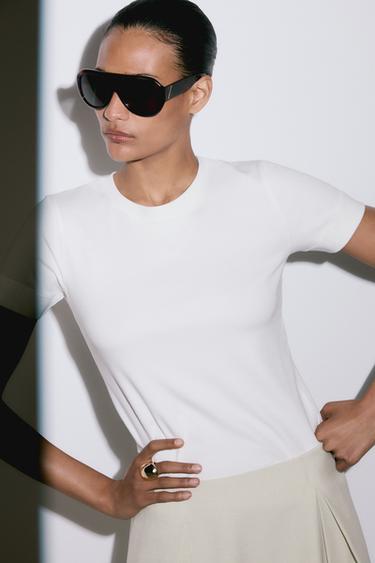 CAMISETA MANGA CORTA - Blanco roto de Zara