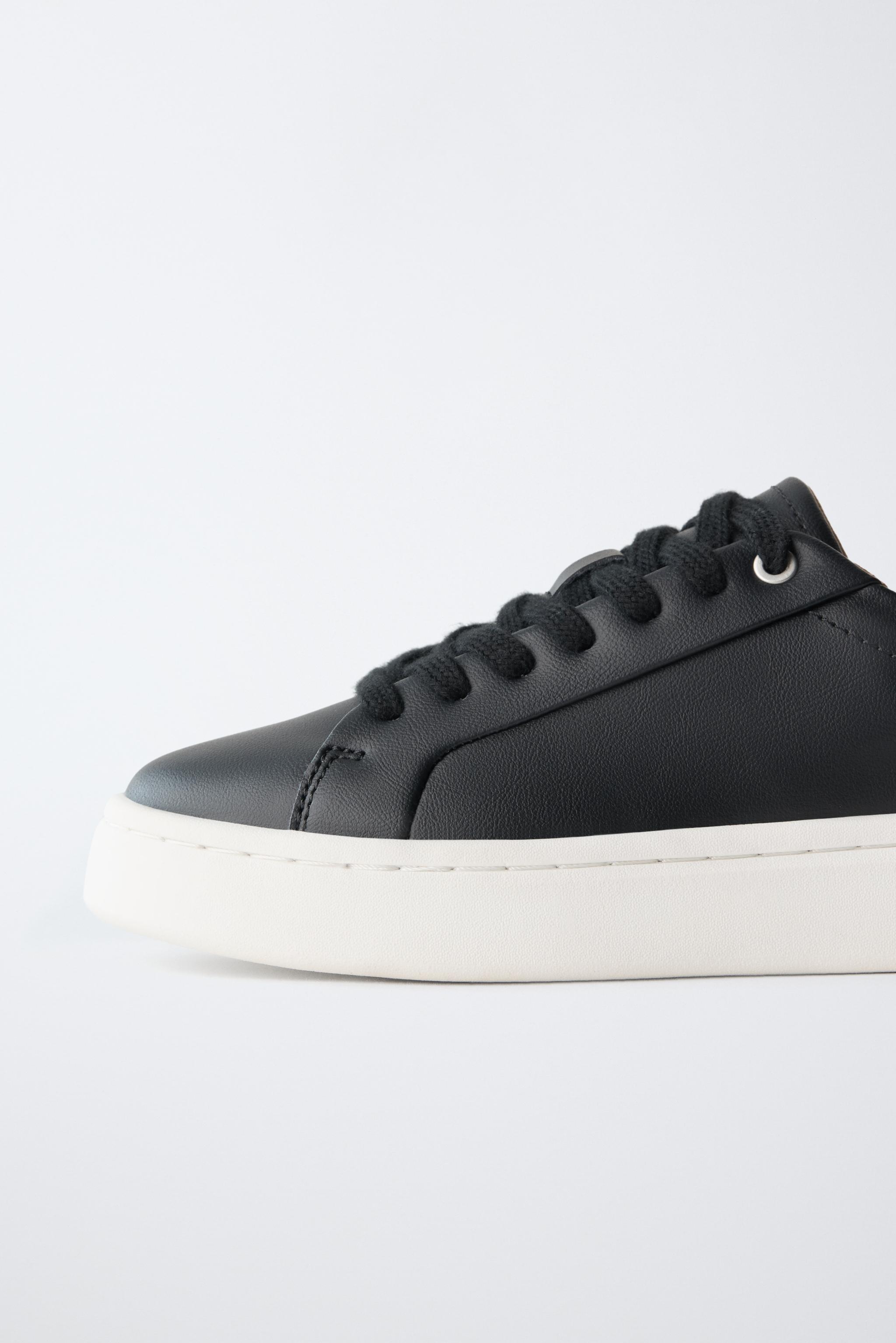 CHUNKY SNEAKERS