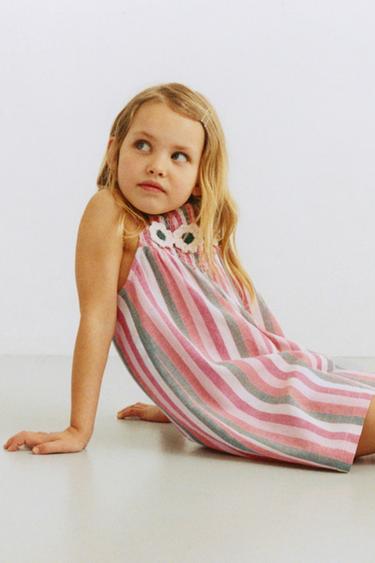 KURZER OVERALL MIT STREIFEN UND HÄKELBLUMEN - Bunt von Zara