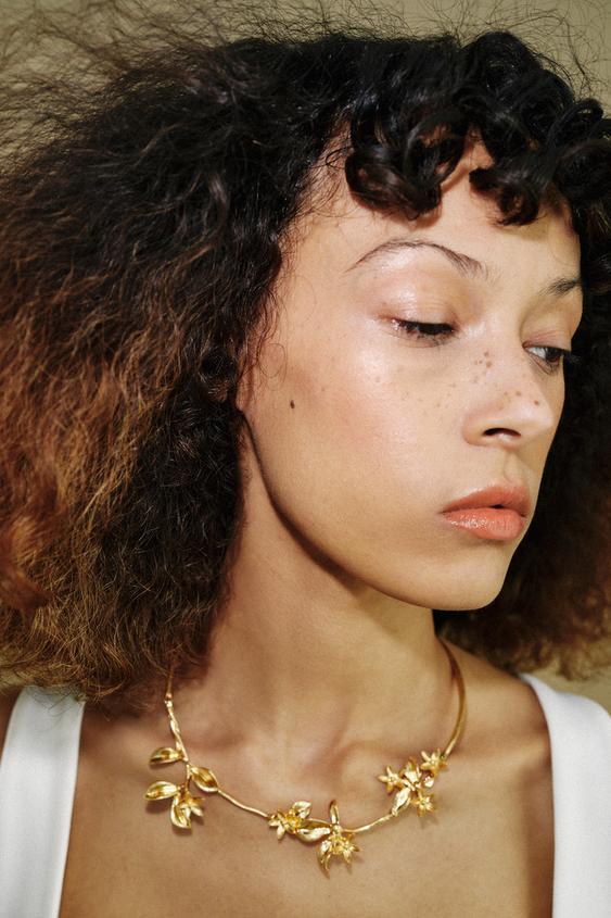 FLORAL CHOKER NECKLACE from Zara - $29.90