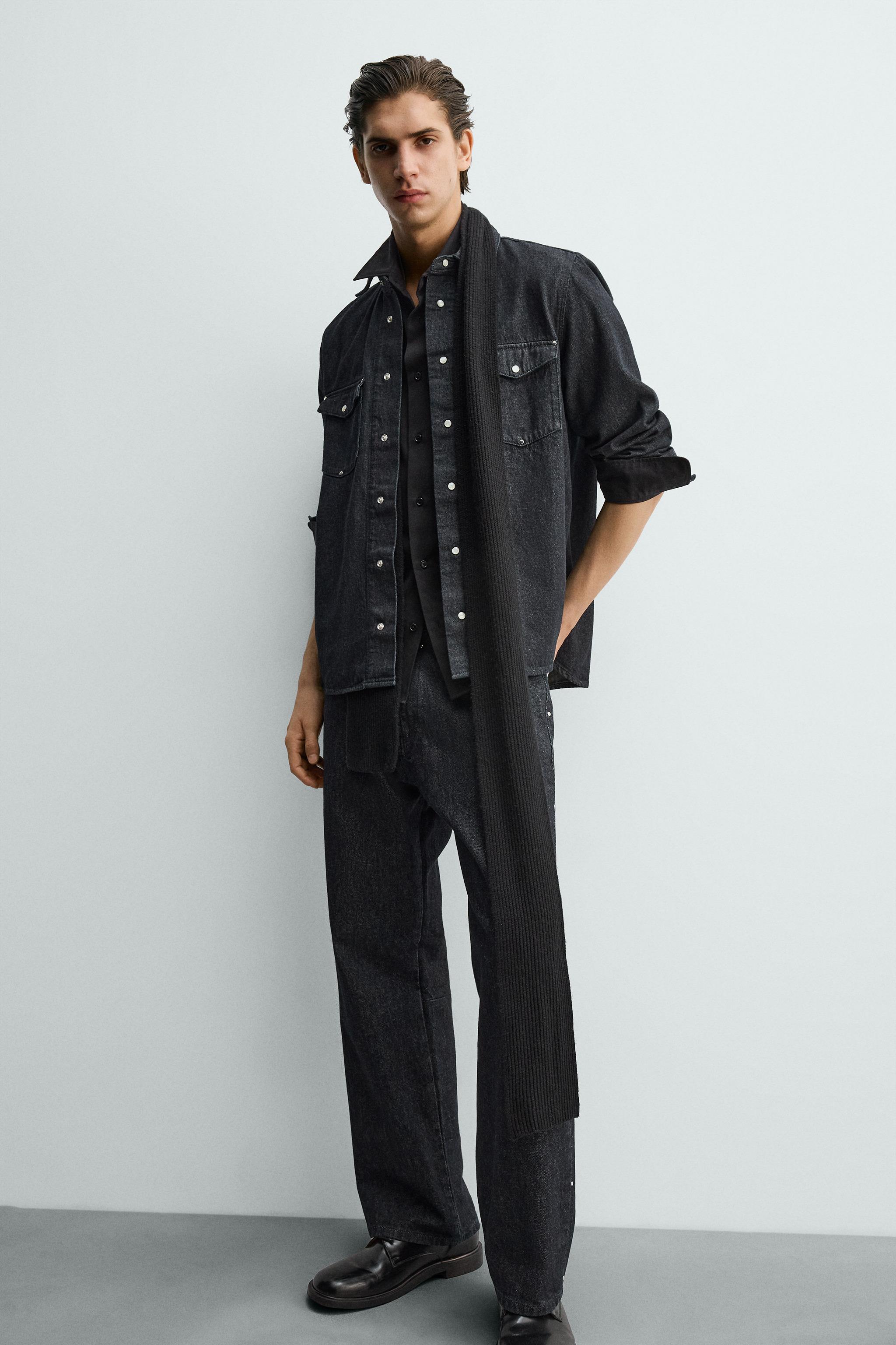 STUDDED STRAIGHT FIT JEANS