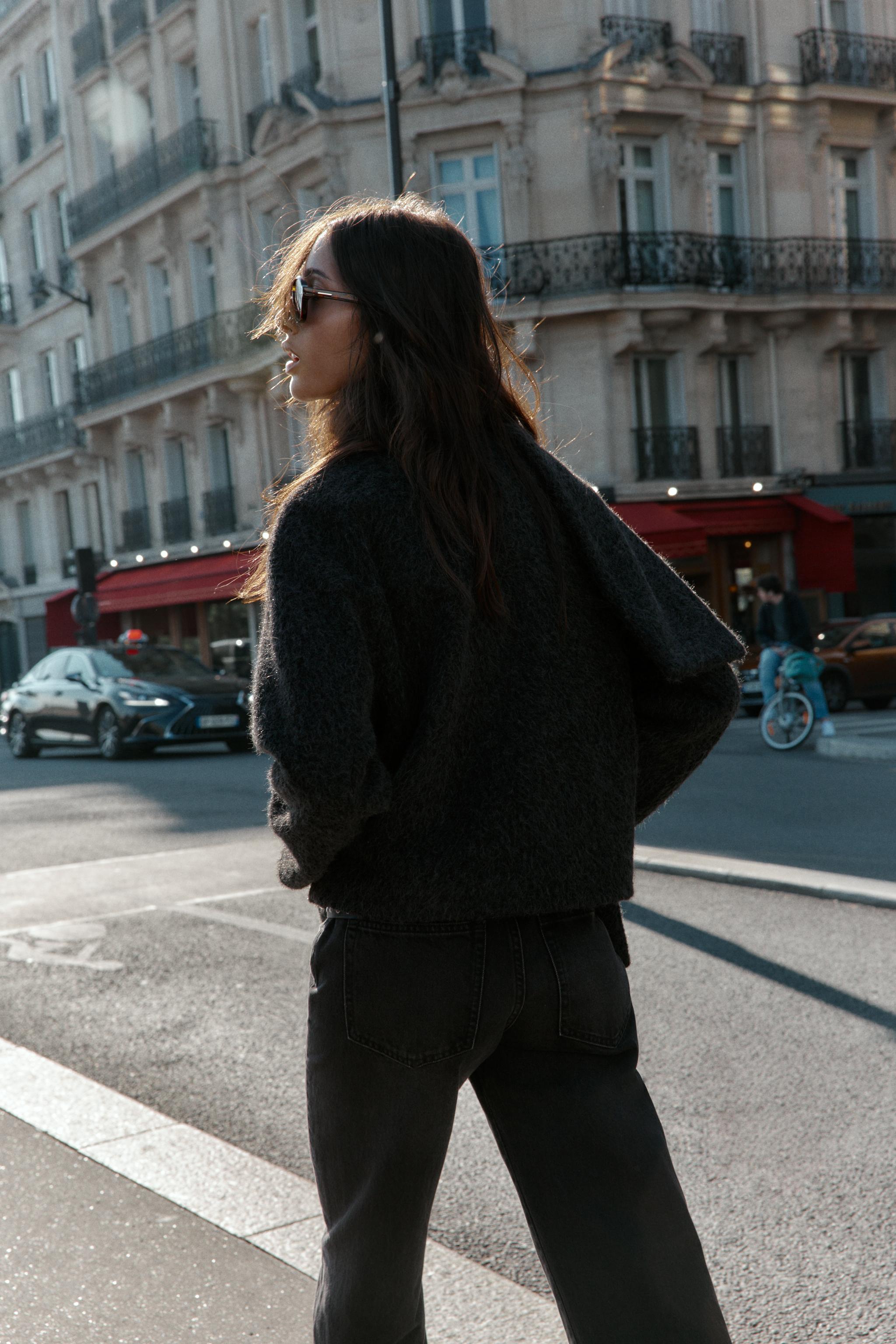 SHORT COAT WITH BOUCLÉ SCARF