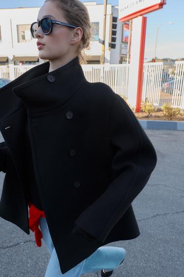 SHORT COAT WITH WOOL AND HIGH NECK - Black by Zara