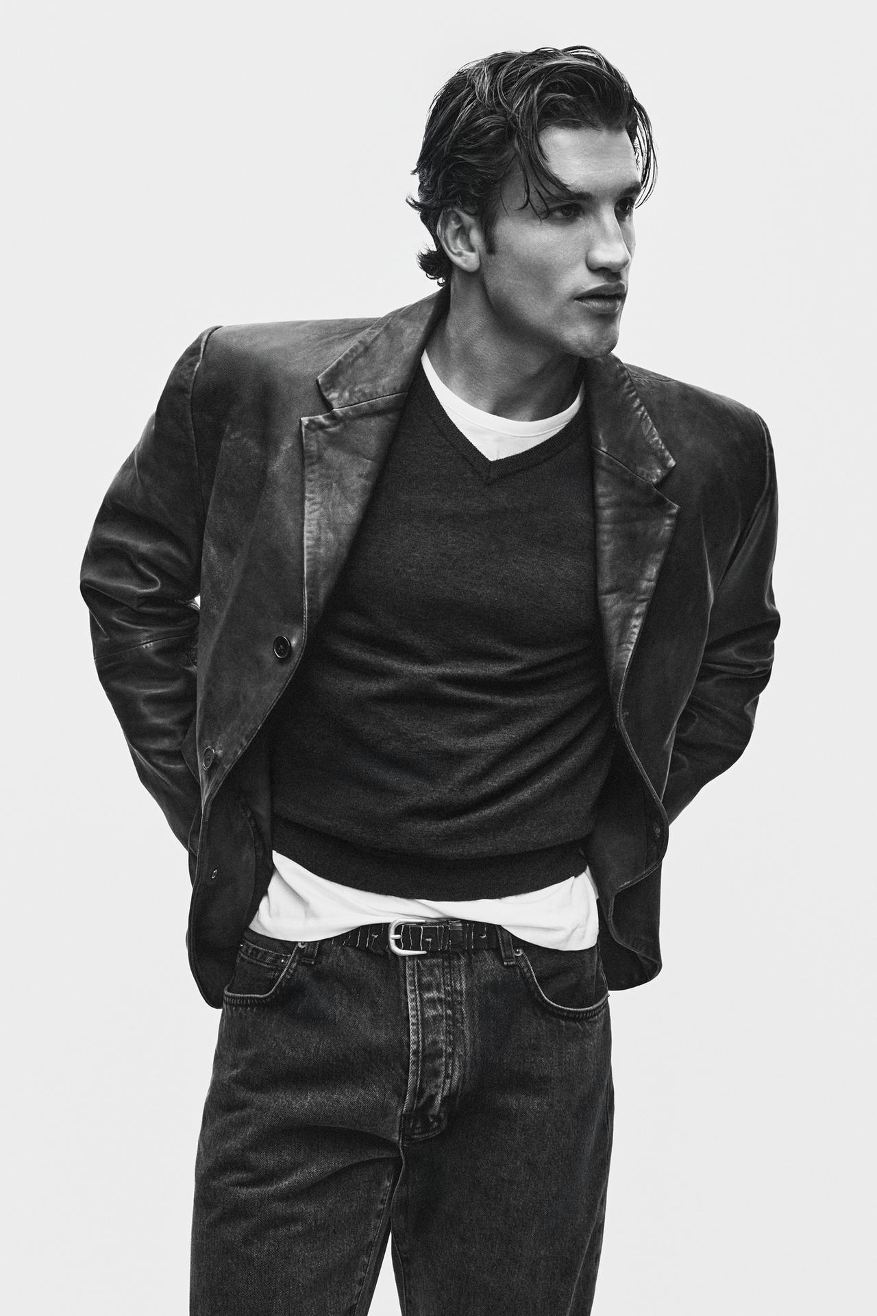 100% WOOL V-NECK SWEATER