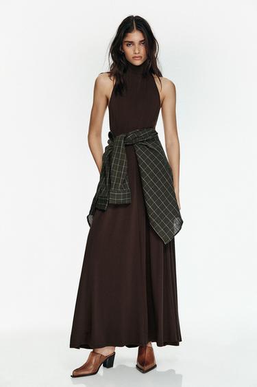VESTIDO LARGO CUELLO SUBIDO - Marrón de Zara