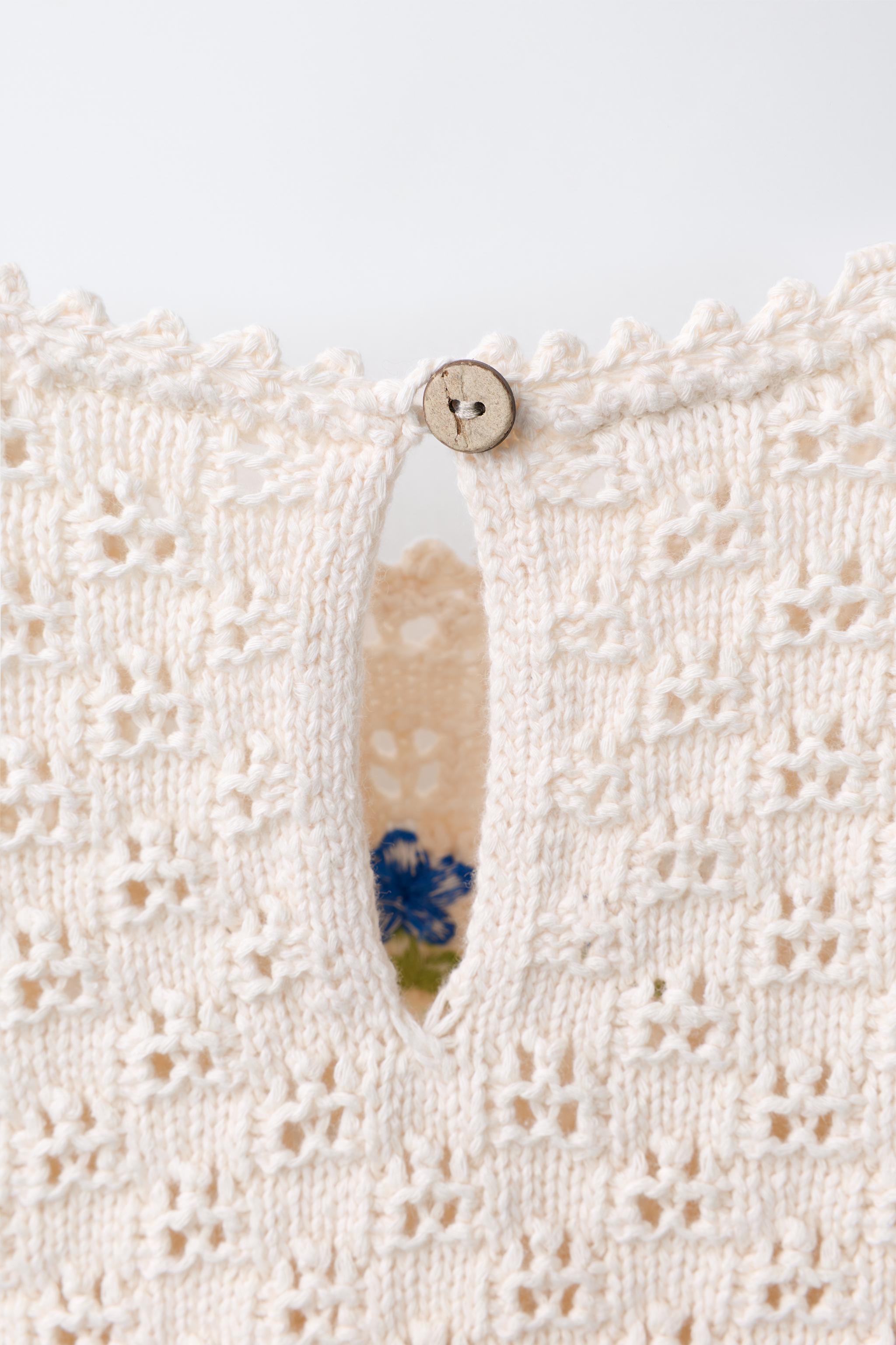 EMBROIDERED CROCHET KNIT TOP