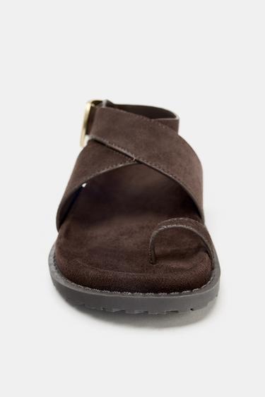 SANDALES ENTREDOIGT À BOUCLE EN DAIM - Marron de Zara - Image 5